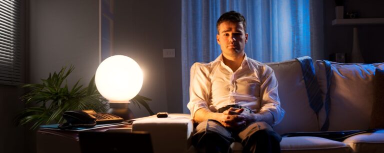 Loneliness During the Holidays: What to Do if You’re Spending Thanksgiving Alone in Recovery